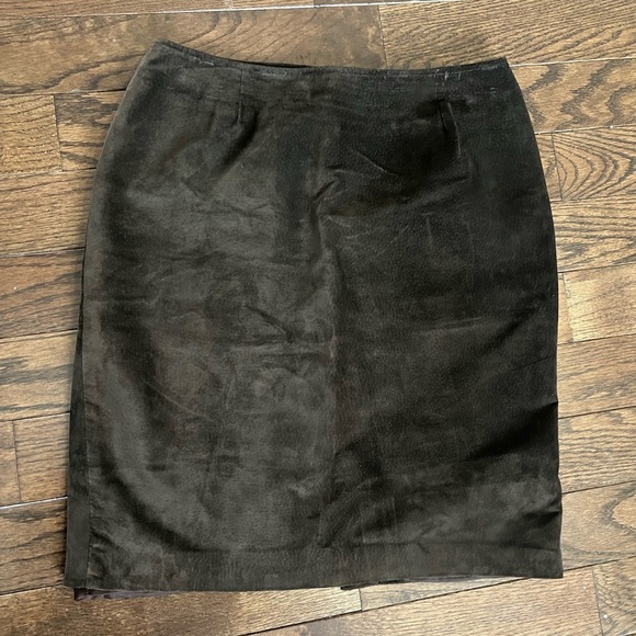 Danier Dark Brown Suede Skirt - Picture 1 of 4
